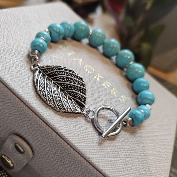 Turquoise Beaded Bracelet with Silver Leaf Charm - Picture 2 of 7